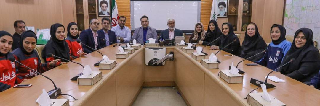 تجلیل سازمان ورزش شهرداری تهران از دختران فوتسالیست ایران