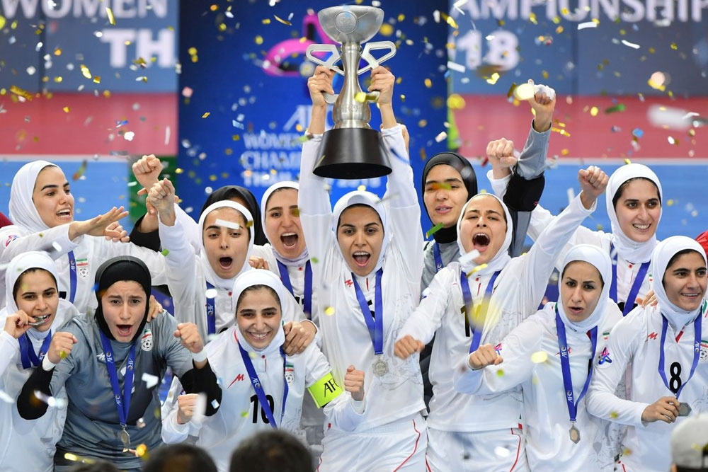 تصاویر مراسم اهدای جام تیم ملی فوتسال بانوان پس از قهرمانی در آسیا