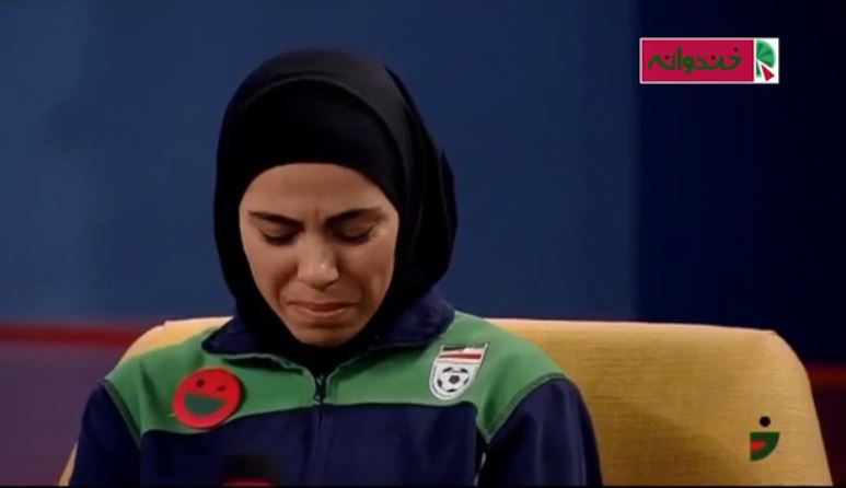 ویدئو : لحظات احساسی حضور دختران فوتسالیست در خندوانه و قدردانی از پدر و مادرها