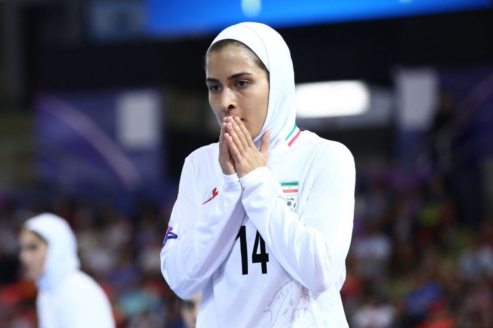 شرح حال دختران فوتسالیست برای آقای رئیس / آقای تاج ، با انحلال این تیم موافقید؟