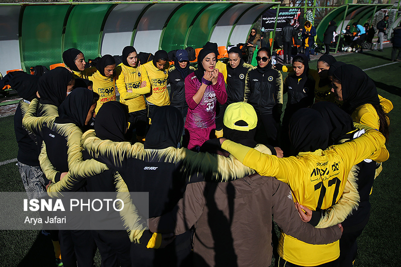 در مورد دختر پرسپولیسی سپاهان ؛ از دادگاه های تفتیش عقاید چیزی در نمی آید