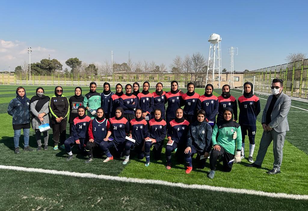 خوش قولی بادرود | پاداش پیروزی بر پیکان پرداخت شد