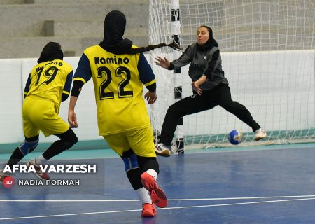 قدرت‌نمایی سپاهان و سنگ‌آهن در هفته نخست