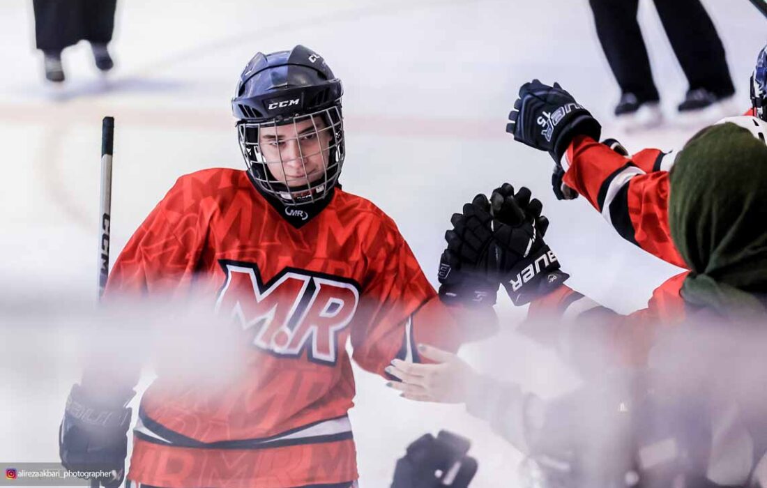 پیروزی خیره‌کننده دختران ام دات آر برابر پنگوئن‌ها